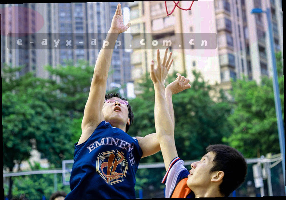 提交、确认、回复三段式反馈流程信息图，橙色标记回复环节